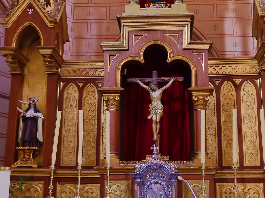 El altar mayor del templo