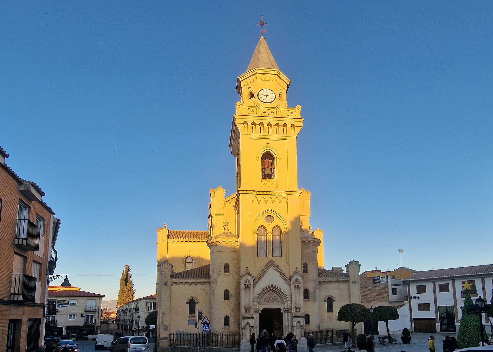 La Iglesia Parroquial de la Encarnación al atardecer, en el centro de Las Gabias